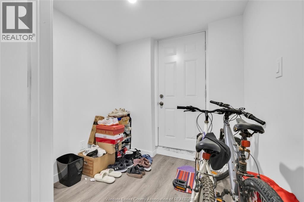 539 CAMPBELL AVENUE Image 23