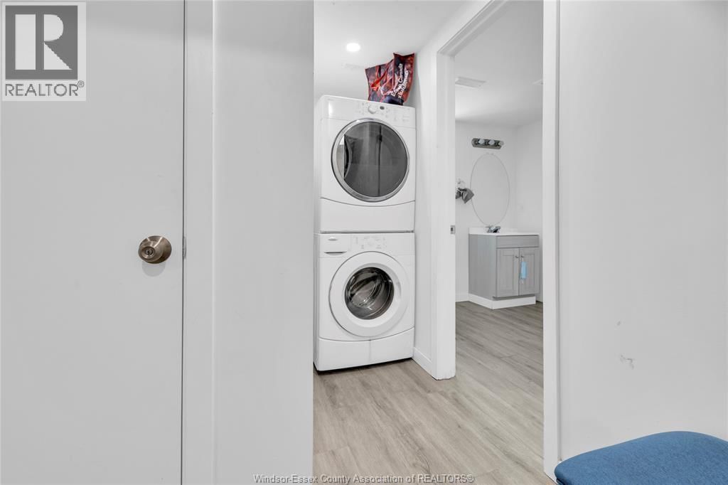 539 CAMPBELL AVENUE Image 30