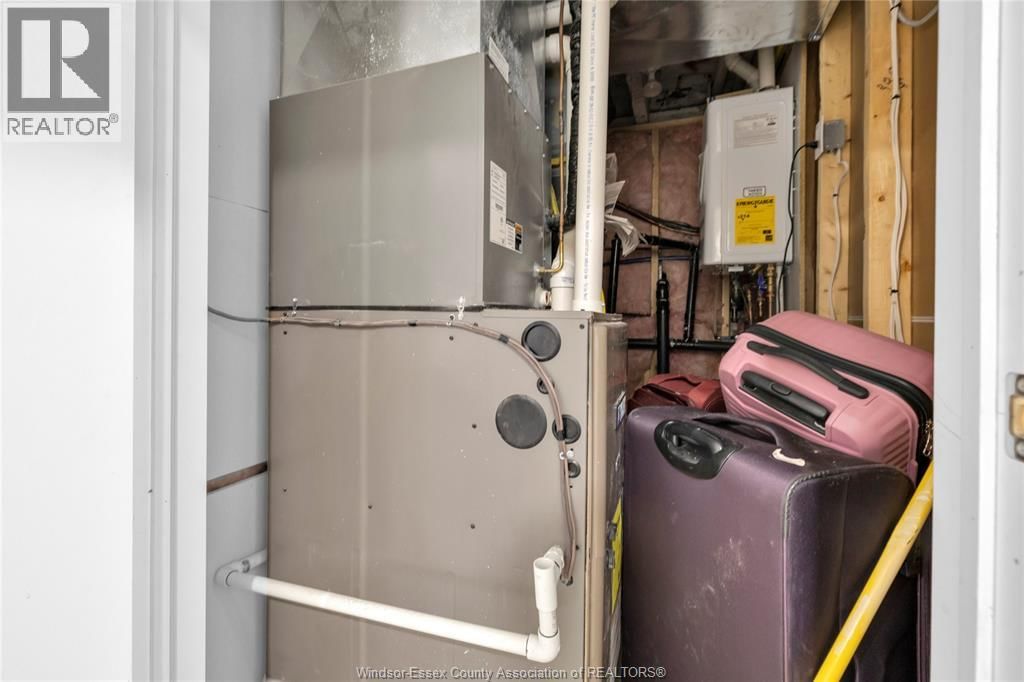 539 CAMPBELL AVENUE Image 32