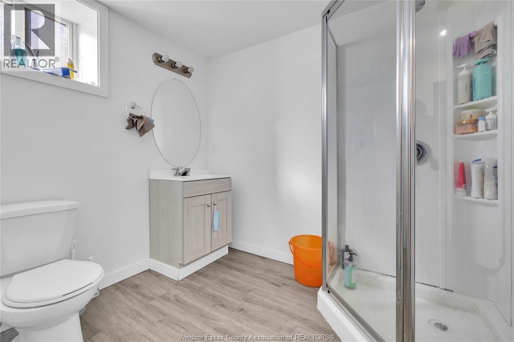 539 CAMPBELL AVENUE Image 34