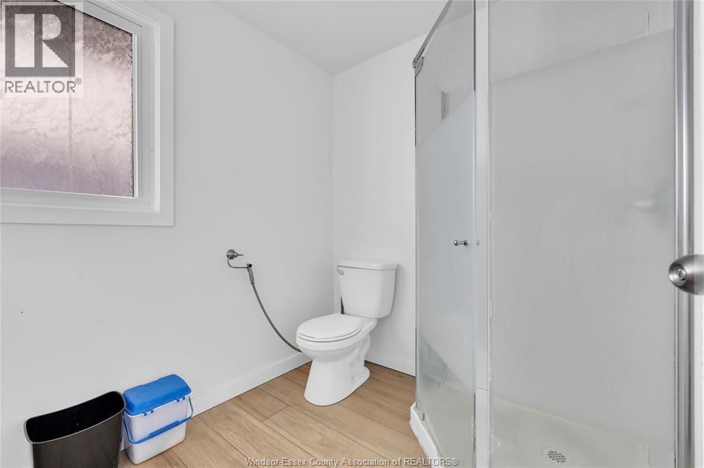 539 CAMPBELL AVENUE Image 38