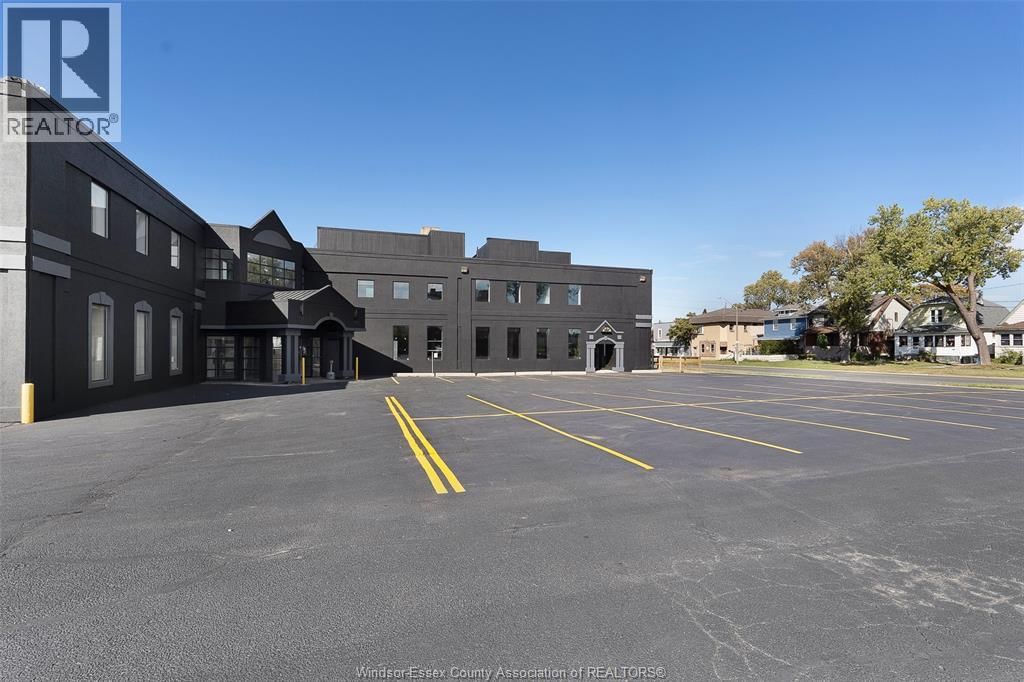 203 - 1501 HOWARD AVENUE Image 9