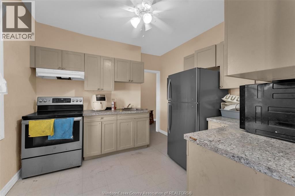 538 LOUIS AVENUE Image 10