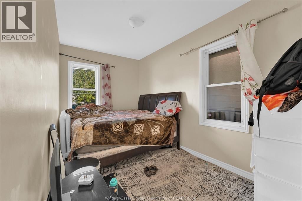 538 LOUIS AVENUE Image 13