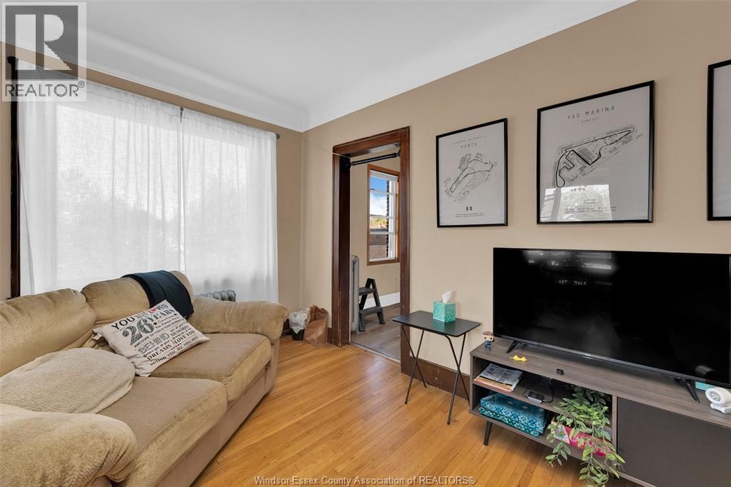 538 LOUIS AVENUE Image 19