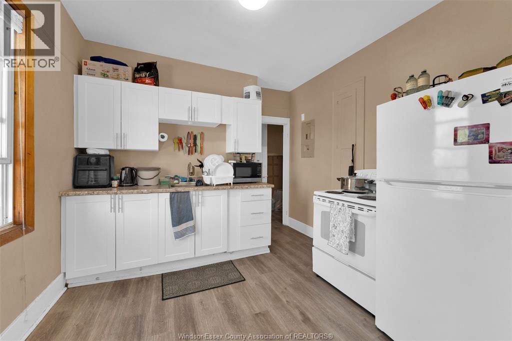 538 LOUIS AVENUE Image 20