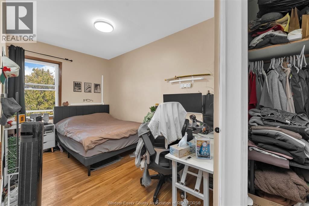 538 LOUIS AVENUE Image 22