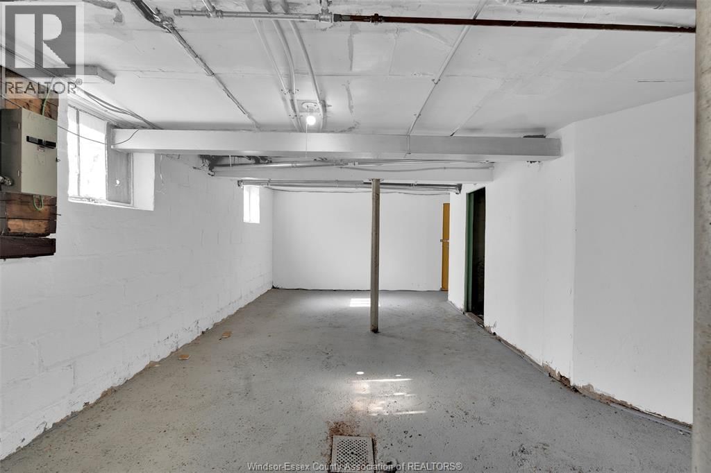 538 LOUIS AVENUE Image 24