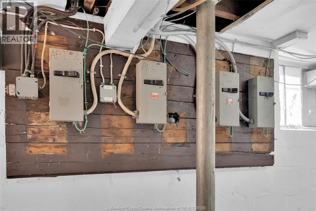 538 LOUIS AVENUE Image 28