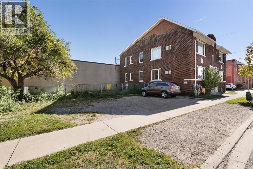 538 LOUIS AVENUE Image 3