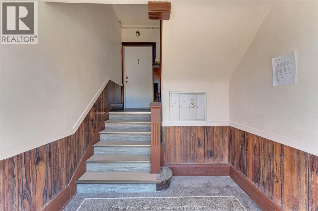 538 LOUIS AVENUE Image 6