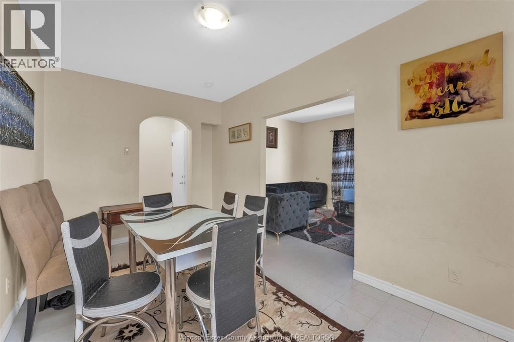 538 LOUIS AVENUE Image 7