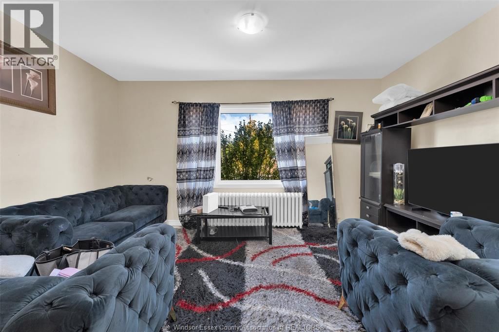 538 LOUIS AVENUE Image 8