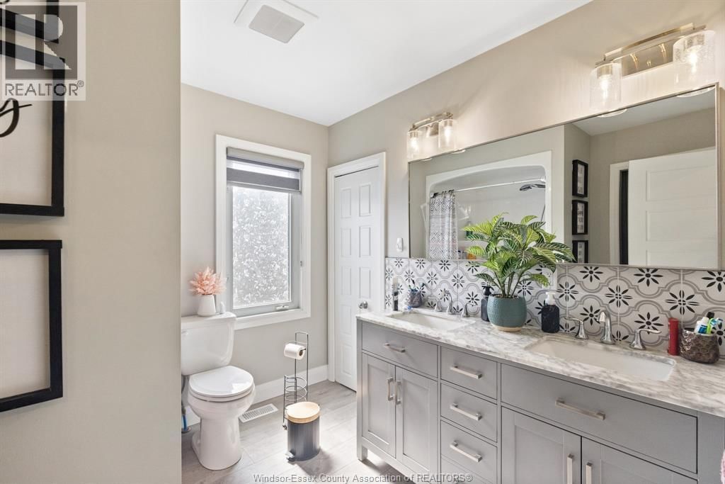 1684 PIERRE AVENUE Image 19