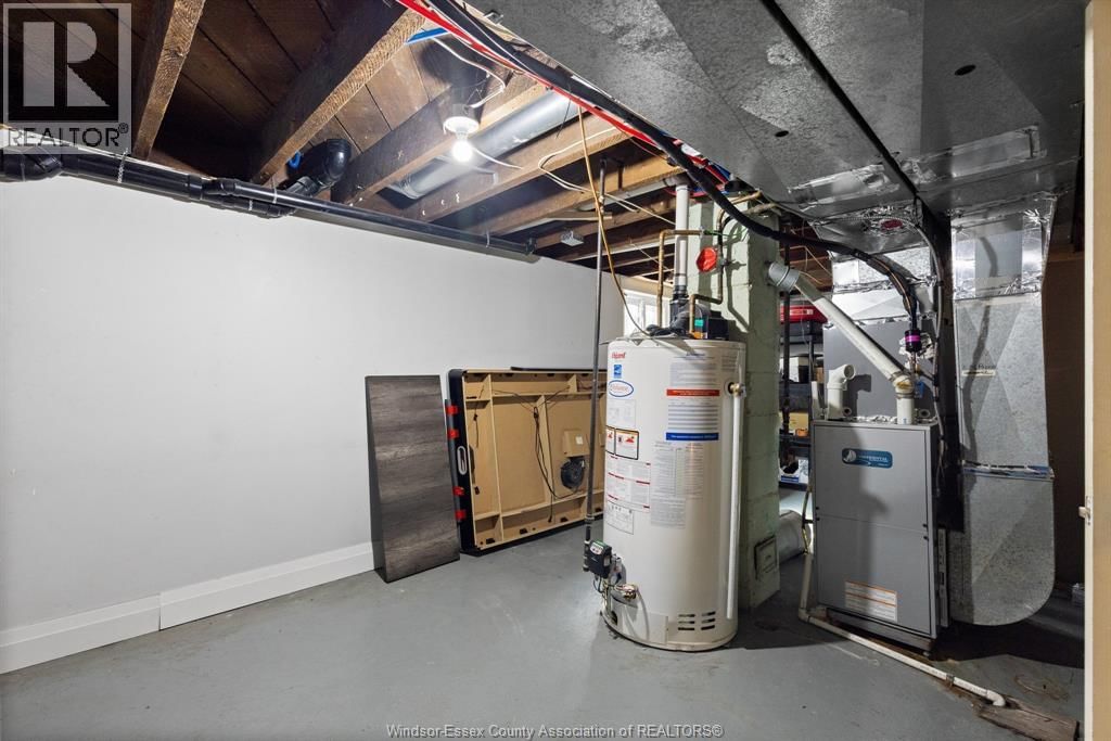 1684 PIERRE AVENUE Image 25