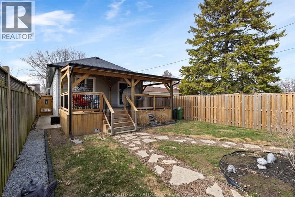 1684 PIERRE AVENUE Image 4