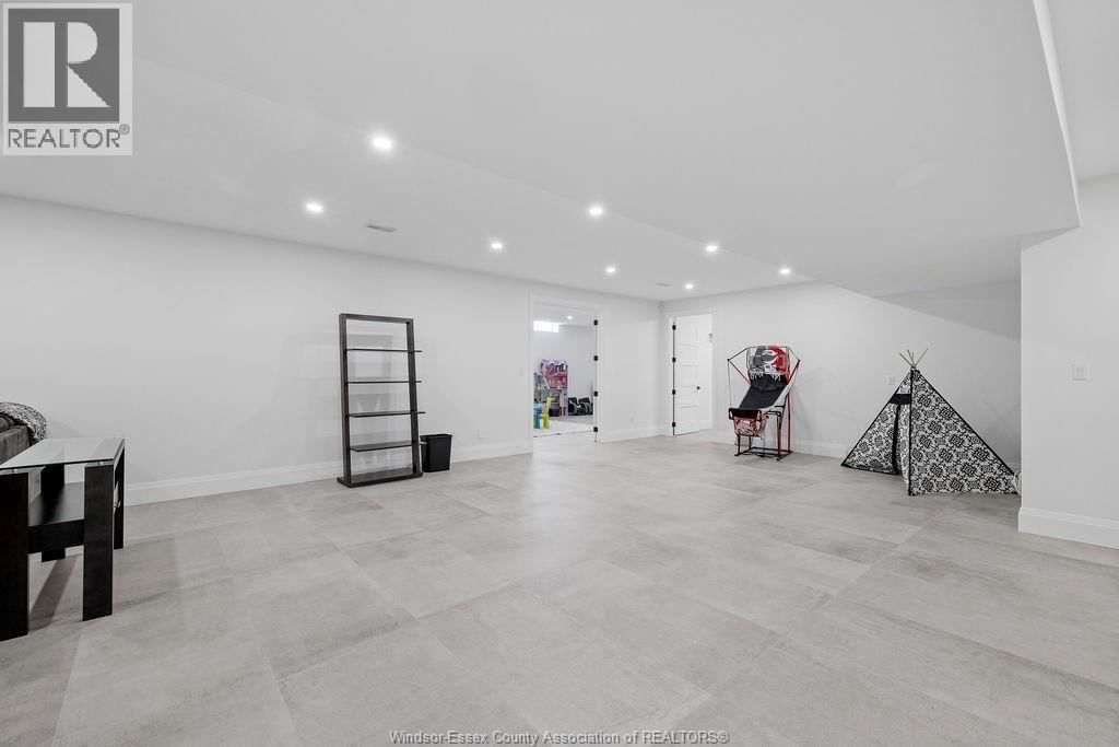 4450 CATERINA CRESCENT Image 33