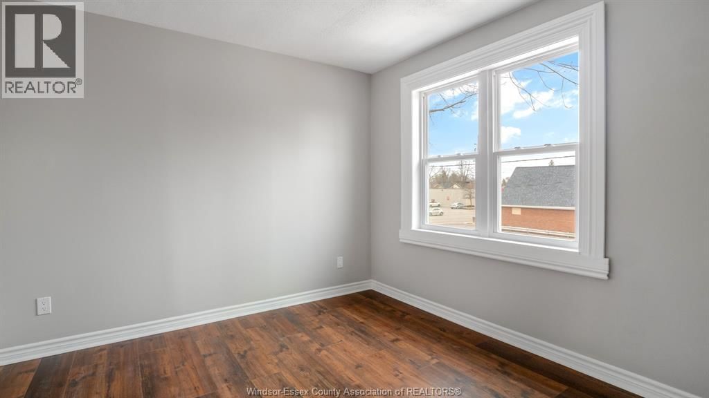 821-823 VILLAIRE Image 13