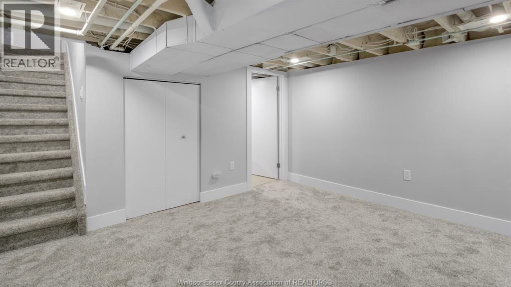 821-823 VILLAIRE Image 18