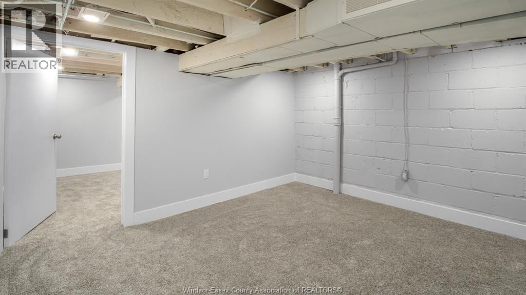 821-823 VILLAIRE Image 20