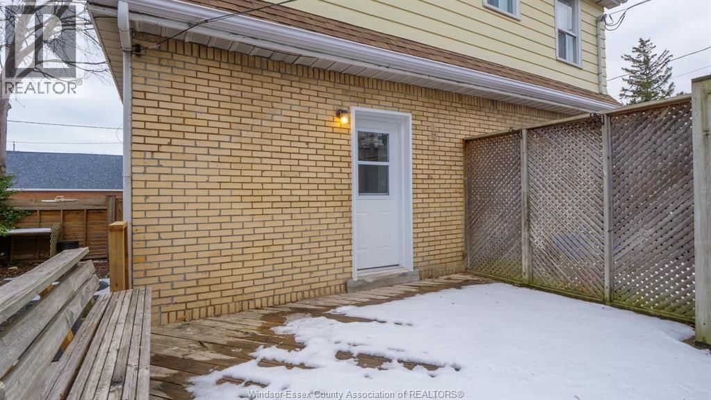 821-823 VILLAIRE Image 23