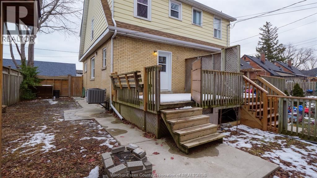 821-823 VILLAIRE Image 24