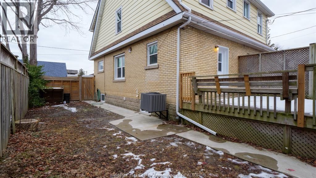 821-823 VILLAIRE Image 25