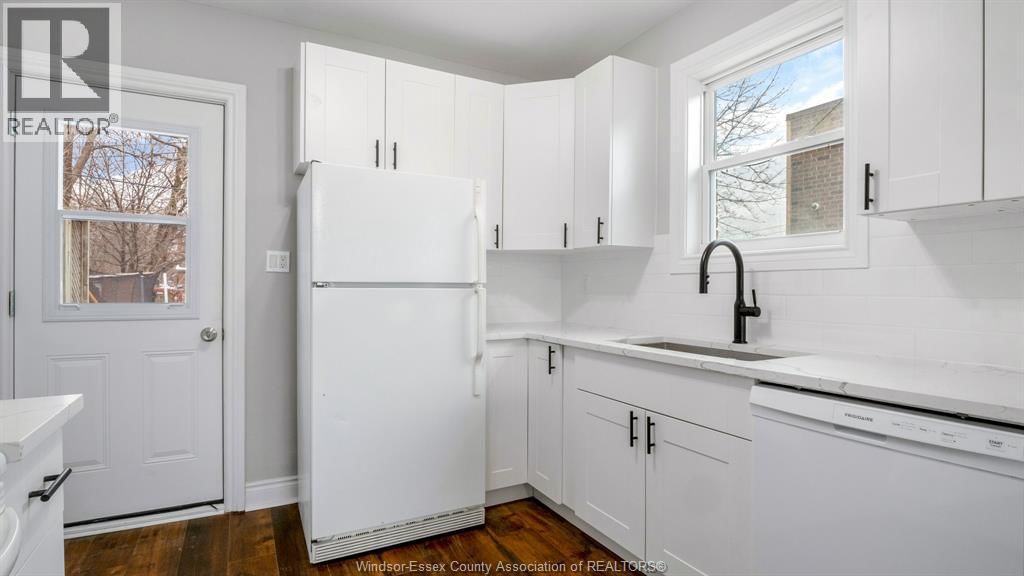 821-823 VILLAIRE Image 9