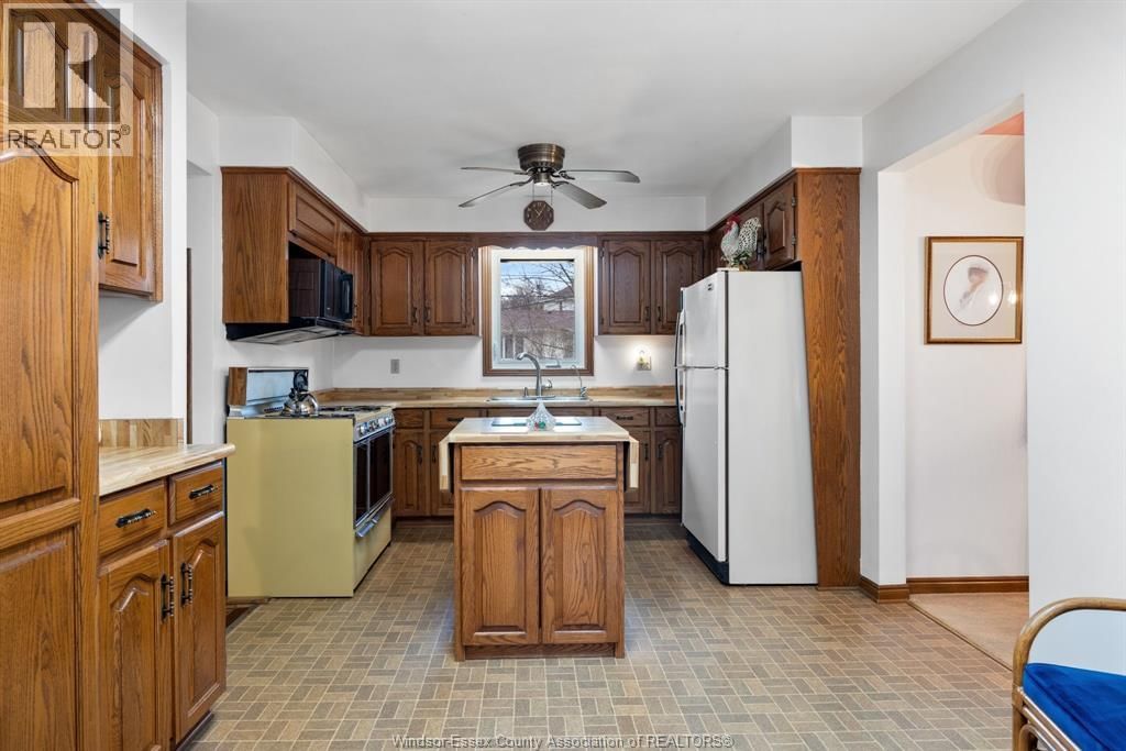 2374 RANDOLPH AVENUE Image 7