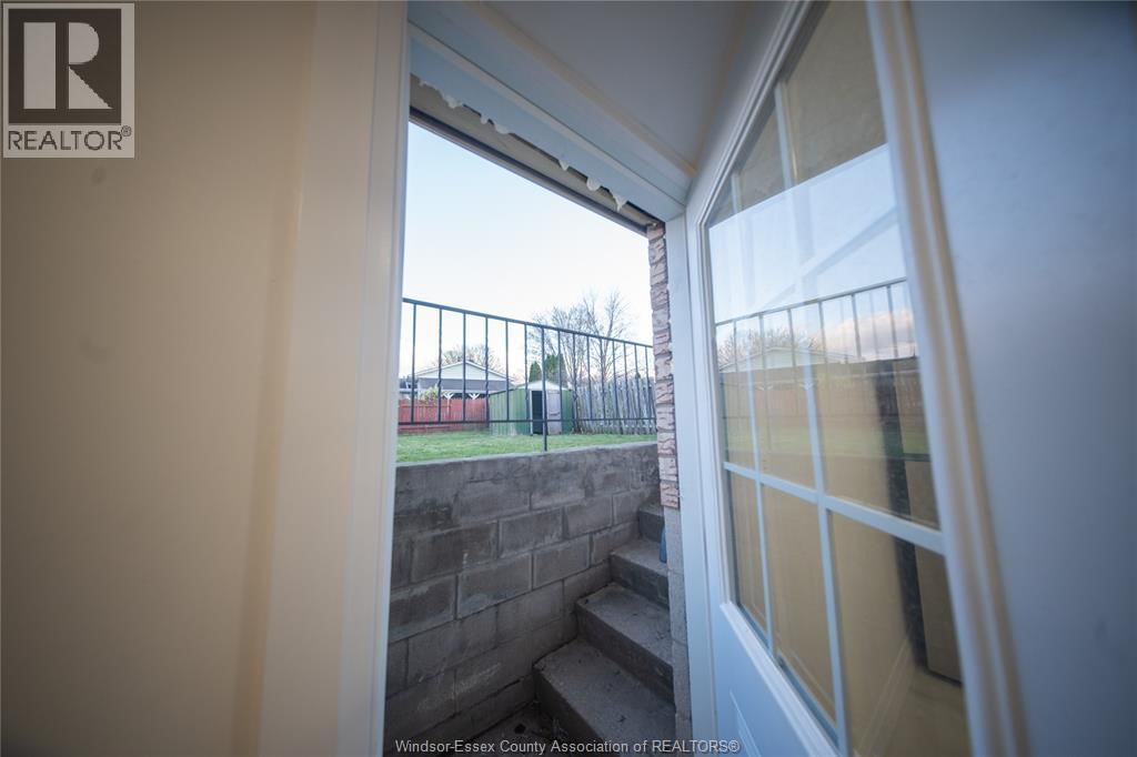 9691 AVERY LANE Image 14