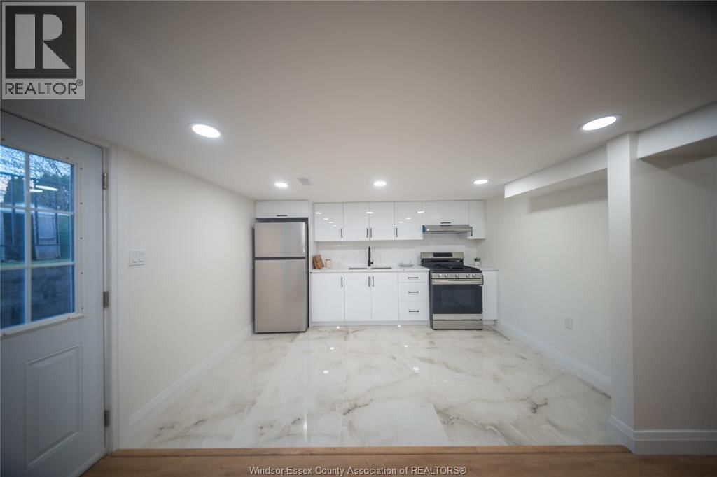 9691 AVERY LANE Image 15