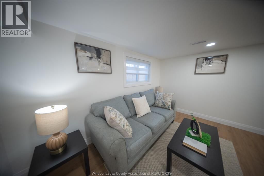 9691 AVERY LANE Image 17