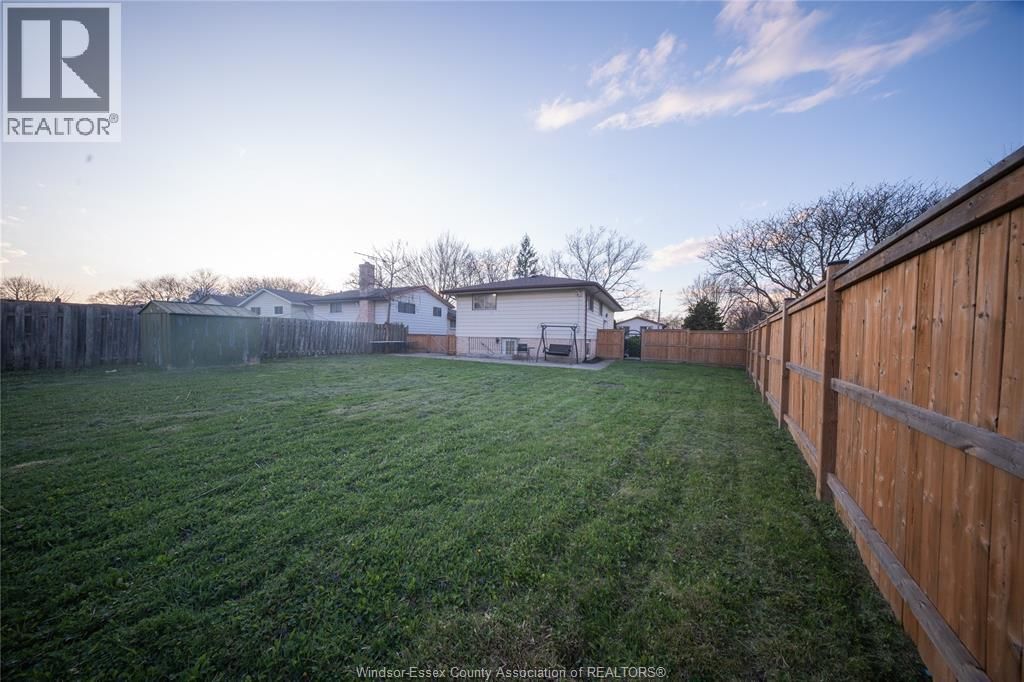 9691 AVERY LANE Image 25