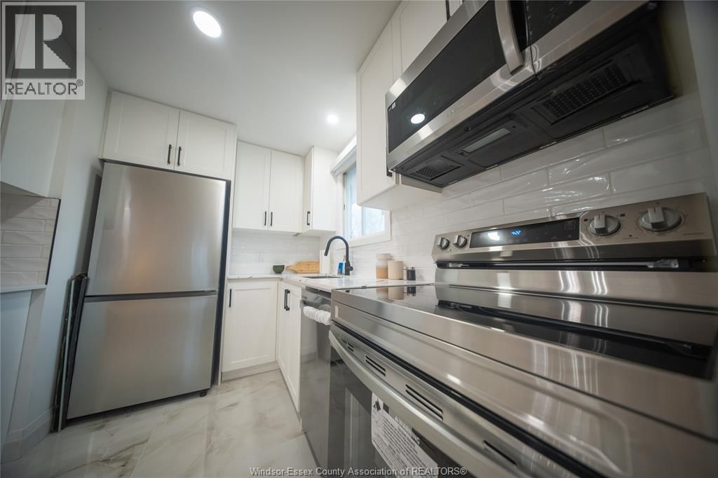 9691 AVERY LANE Image 6