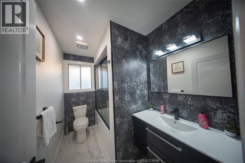 9691 AVERY LANE Image 8