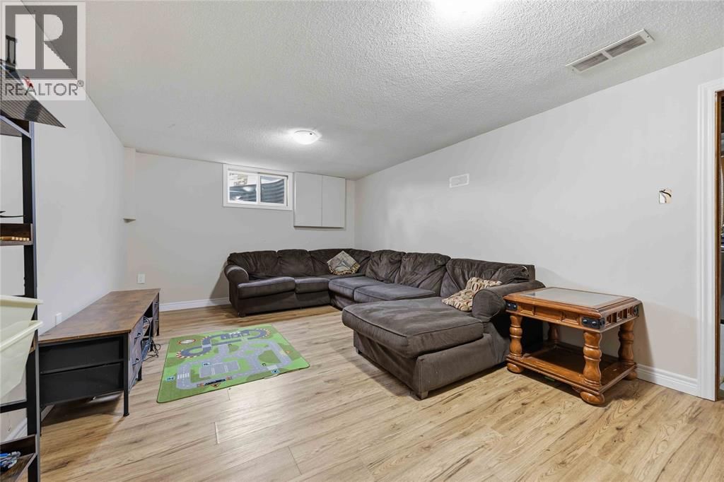 702 FROST COURT Image 26