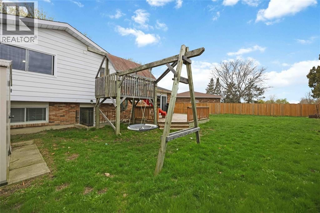 702 FROST COURT Image 31