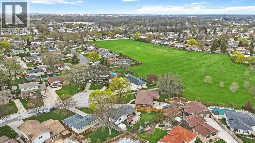 702 FROST COURT Image 36