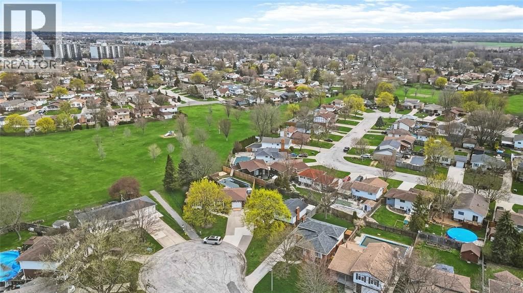 702 FROST COURT Image 40