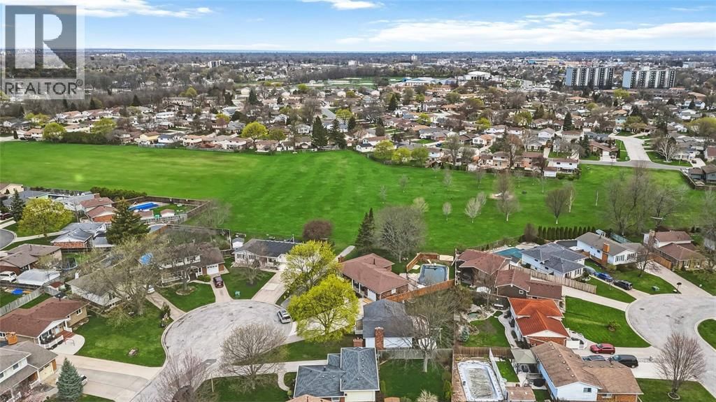 702 FROST COURT Image 41