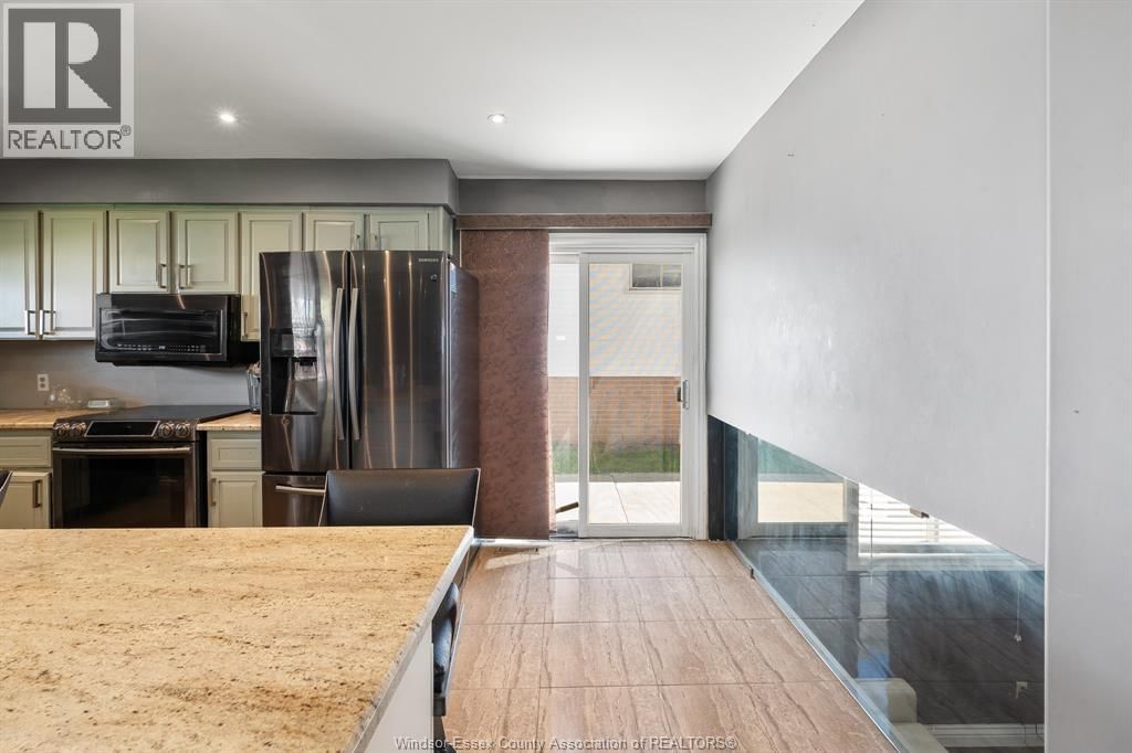 2707 ALEXIS ROAD Image 14