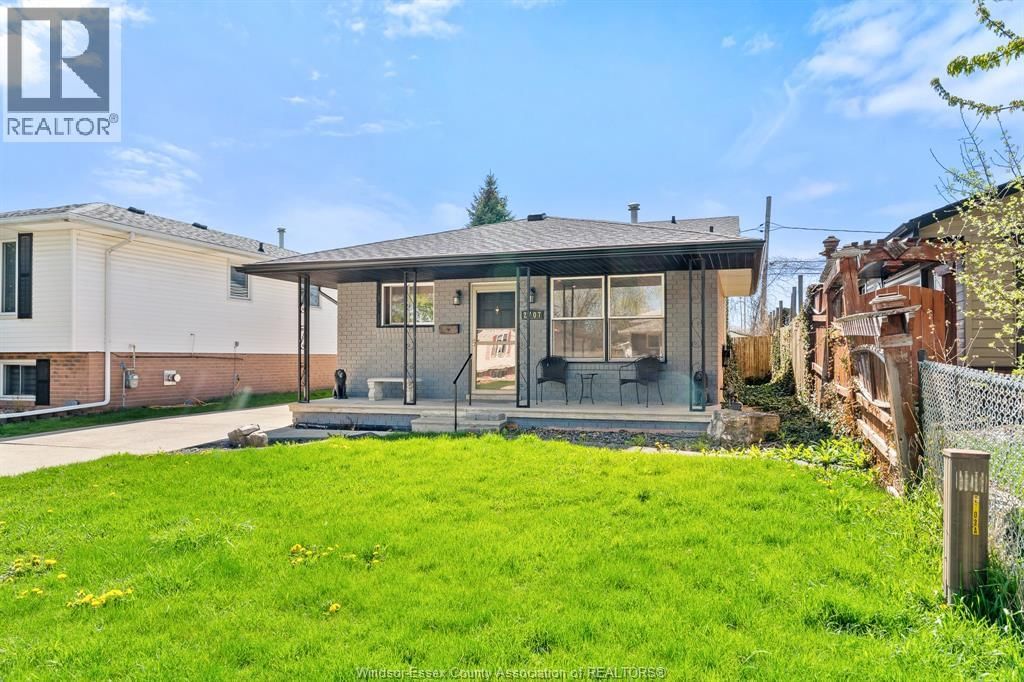 2707 ALEXIS ROAD Image 2