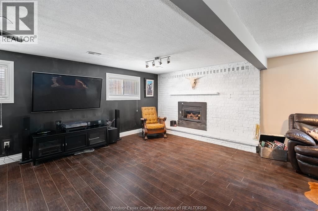 2707 ALEXIS ROAD Image 25