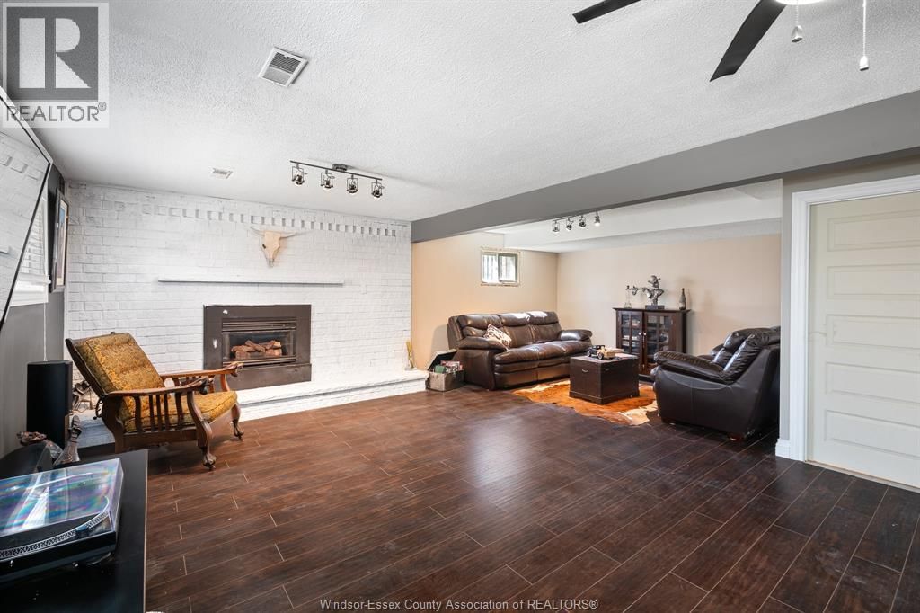 2707 ALEXIS ROAD Image 27