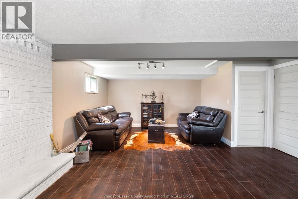 2707 ALEXIS ROAD Image 28