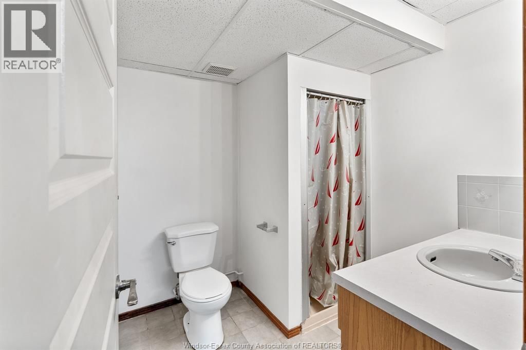 2707 ALEXIS ROAD Image 30