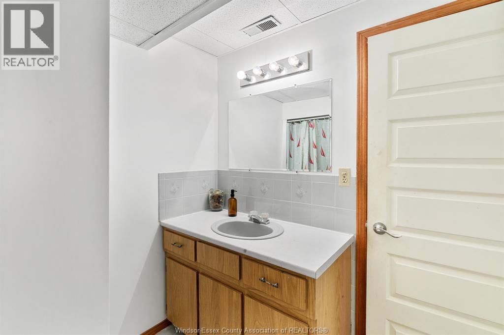 2707 ALEXIS ROAD Image 31