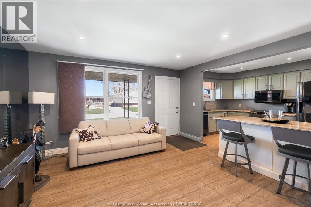 2707 ALEXIS ROAD Image 7