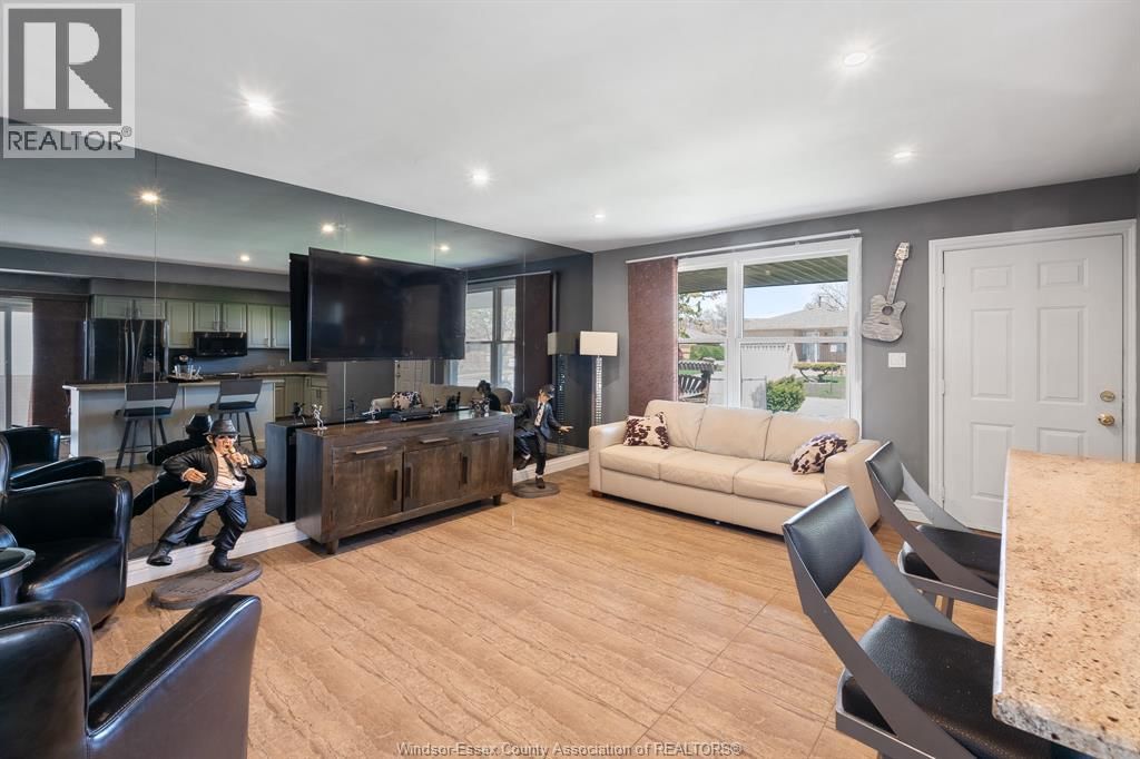 2707 ALEXIS ROAD Image 9