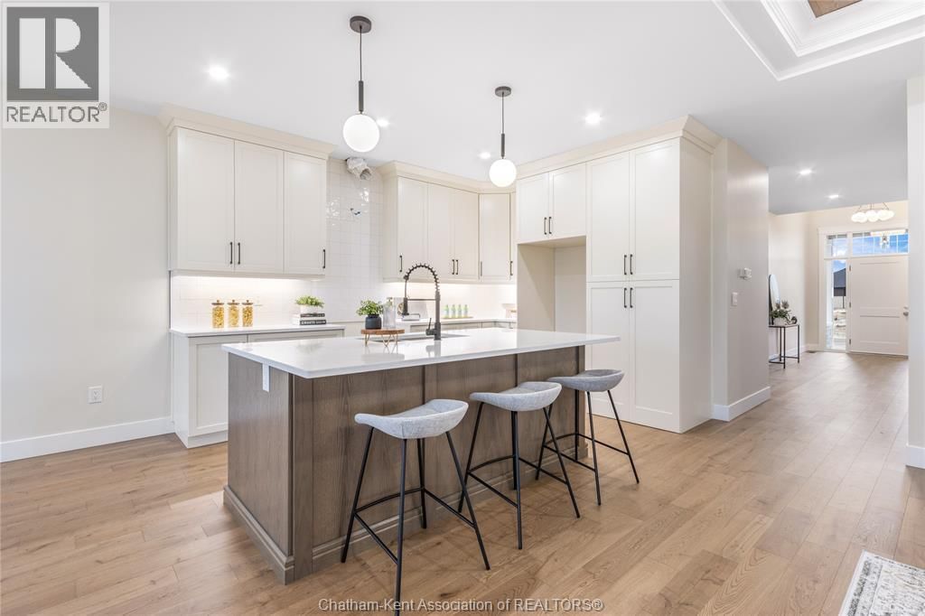 44 BLOOMINGTON WAY Image 16